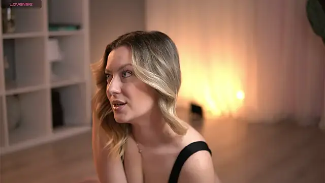 Snapshot of AnnastasiaMills chatting on February 9, 2026, 10:19 pm AnnastasiaMills online show from February 9, 2026, 10:19 pm