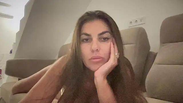 Snapshot of AngelinaMeov chatting on September 10, 2025, 10:09 pm AngelinaMeov online show from September 10, 2025, 10:09 pm