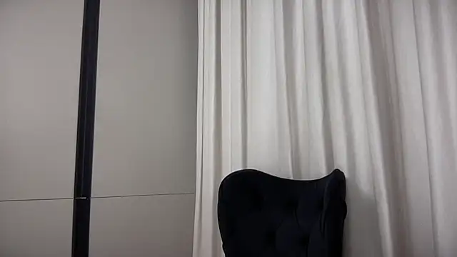 Snapshot of AngelinaMeov chatting on September 30, 2025, 8:26 pm AngelinaMeov online show from September 30, 2025, 8:26 pm