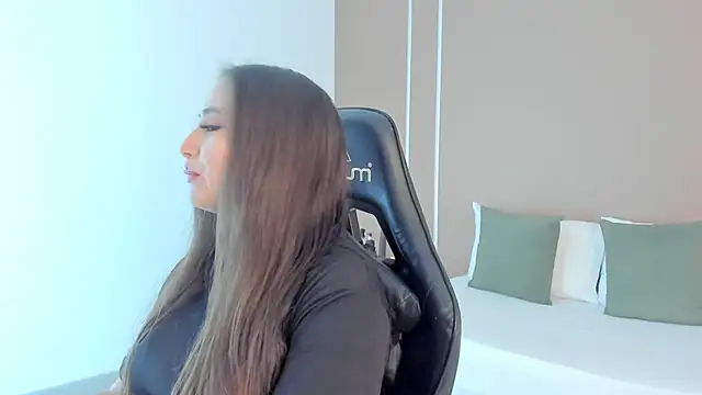 sophia martinezz  online show from October 11, 2025, 12:28 pm