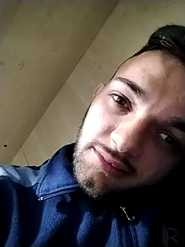 Francescodicristina44 online show from April 16, 2026, 9:39 pm