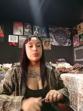 Snapshot of IsisBathory chatting on October 20, 2025, 6:08 pm IsisBathory online show from October 20, 2025, 6:08 pm