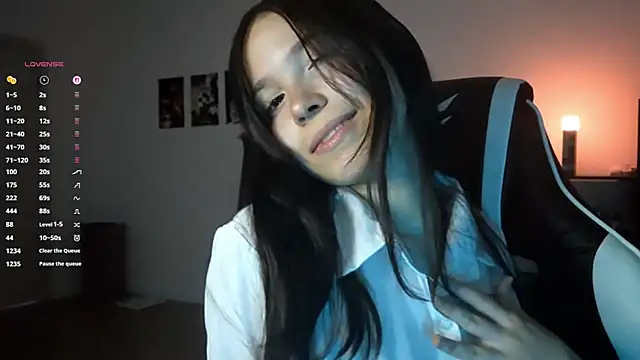 MayAgard online show from November 14, 2025, 4:21 pm