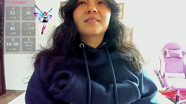 Snapshot of Asaray_T chatting on October 14, 2025, 5:57 pm Asaray T online show from October 14, 2025, 5:57 pm