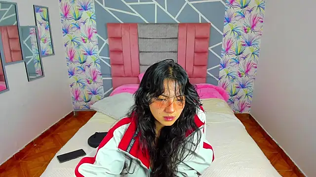 Snapshot of Asaray_T chatting on March 14, 2025, 11:45 am Asaray T online show from March 14, 2025, 11:45 am