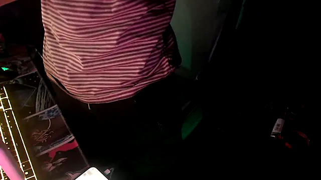 twink69Finger online show from October 10, 2025, 1:56 pm