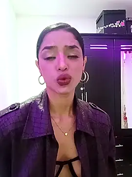 Aphrodite-777 online show from April 18, 2026, 10:32 pm