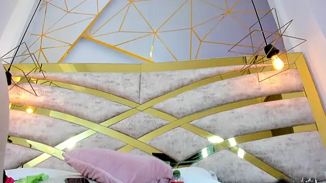 Sofiia Rossee  online show from January 6, 2026, 8:24 pm