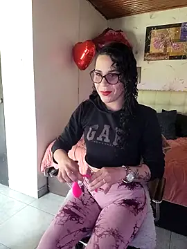 Snapshot of mia_velvet1 chatting on February 9, 2026, 3:43 pm mia velvet1 online show from February 9, 2026, 3:43 pm