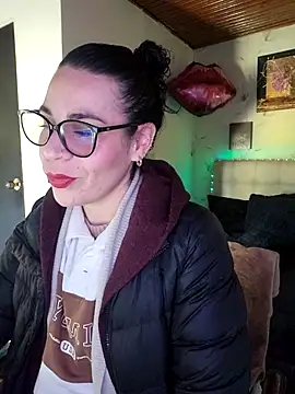 Snapshot of mia_velvet1 chatting on February 25, 2026, 2:39 pm mia velvet1 online show from February 25, 2026, 2:39 pm