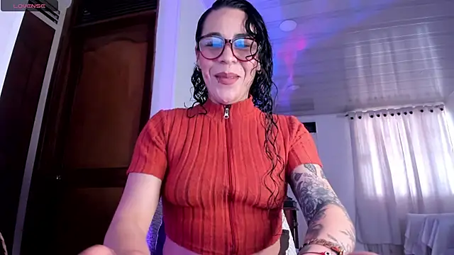 Snapshot of mia_velvet1 chatting on April 17, 2026, 12:52 pm mia velvet1 online show from April 17, 2026, 12:52 pm