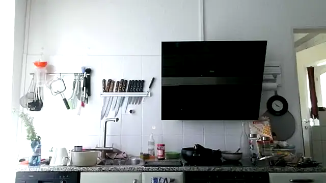 Berg Boy online show from April 27, 2026, 1:53 pm