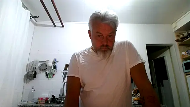 Berg Boy online show from April 19, 2026, 9:17 pm