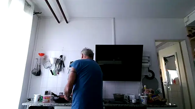 Berg Boy online show from March 28, 2026, 6:25 am