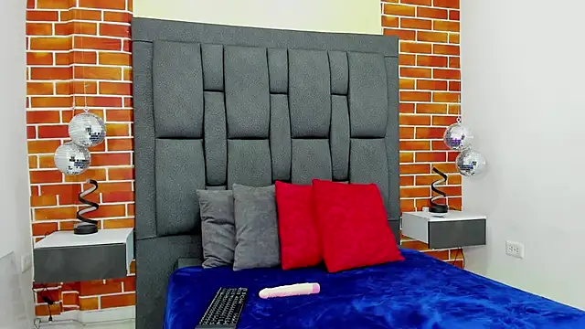 Snapshot of amaraamoon chatting on March 14, 2025, 12:18 pm amaraamoon online show from March 14, 2025, 12:18 pm