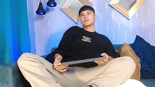 MathewAdams online show from March 18, 2025, 7:33 pm