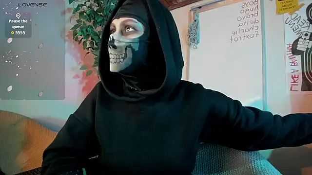 cos operator online show from October 28, 2025, 7:57 pm