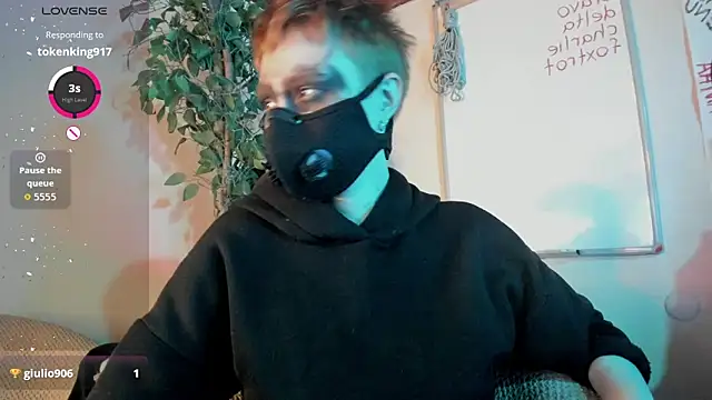 cos operator online show from November 9, 2025, 7:40 pm