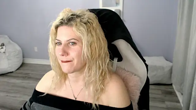 BellaStar84 online show from December 22, 2025, 11:43 am