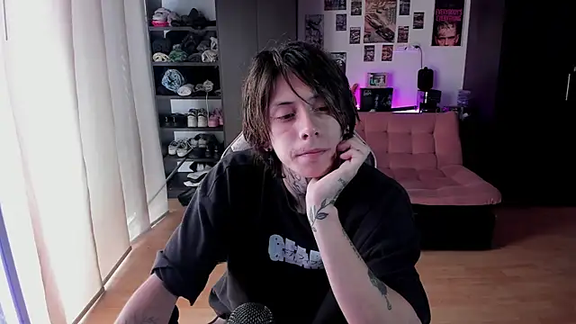 Snapshot of xIce_Boy chatting on May 3, 2026, 4:10 pm xIce Boy online show from May 3, 2026, 4:10 pm