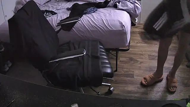 Muffdiver718 online show from March 18, 2025, 8:17 am