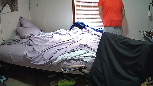 Muffdiver718 online show from March 14, 2025, 5:24 pm