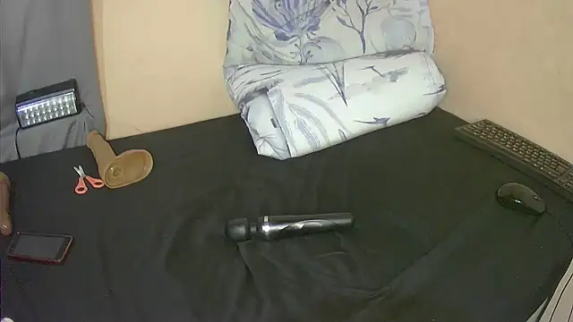 XhosaBoobs4U online show from October 17, 2025, 7:37 pm