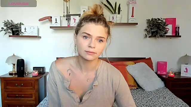 HaleyReedme online show from October 21, 2025, 8:03 am