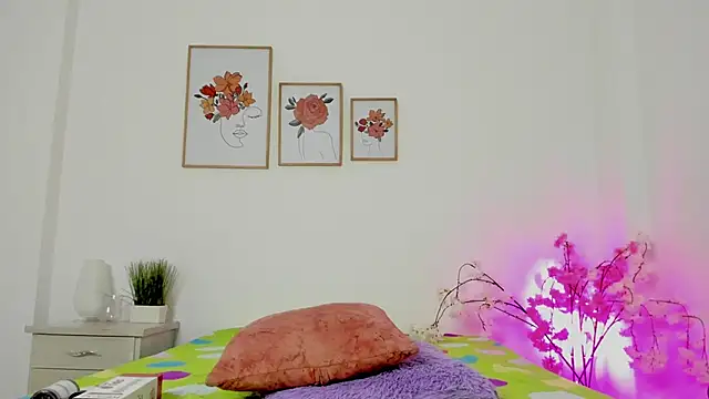 alana 111 online show from October 7, 2025, 2:45 am