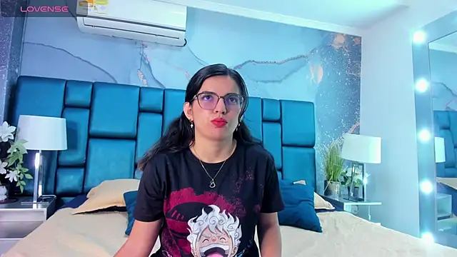 JulietSofia online show from March 22, 2025, 2:58 pm