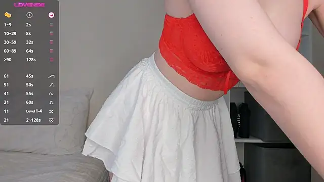 Strawberry Deli online show from April 28, 2026, 1:37 pm