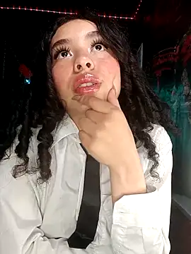 Tracy KS online show from March 19, 2025, 3:51 pm