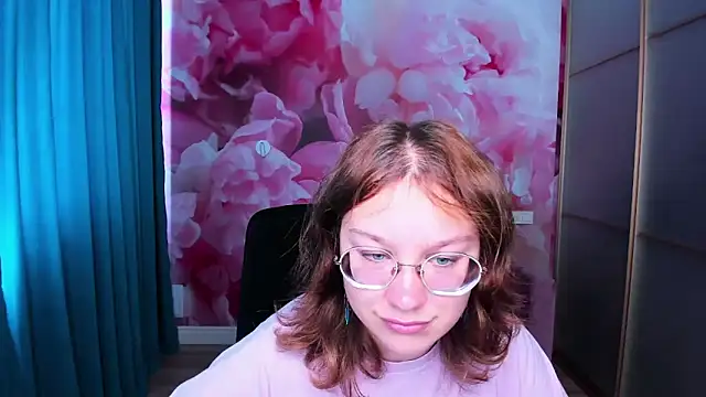 AngelinaLow online show from September 14, 2025, 11:21 am