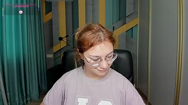 AngelinaLow online show from December 18, 2025, 12:20 pm