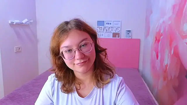 AngelinaLow online show from November 11, 2025, 12:33 pm