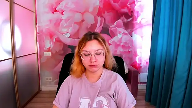 AngelinaLow online show from March 10, 2026, 12:31 pm