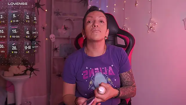 Madison Mayer online show from October 7, 2025, 1:12 pm