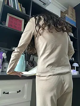 aa520uv online show from March 30, 2026, 1:51 am