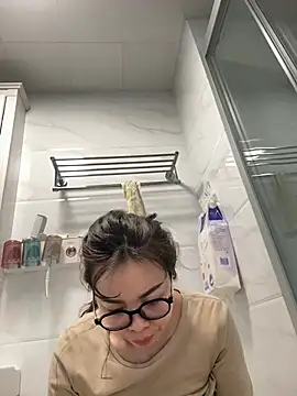 aa520uv online show from April 7, 2026, 1:51 am