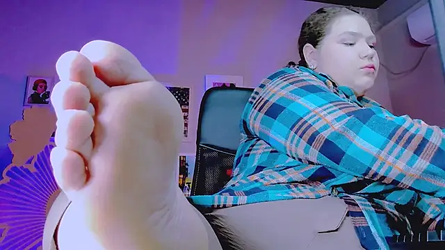 FlorenceAnderson online show from October 10, 2025, 9:32 am