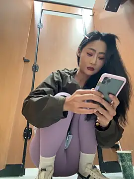 linger-23 online show from April 24, 2026, 8:05 am