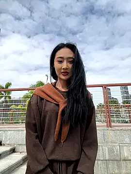 linger-23 online show from November 1, 2025, 5:14 am