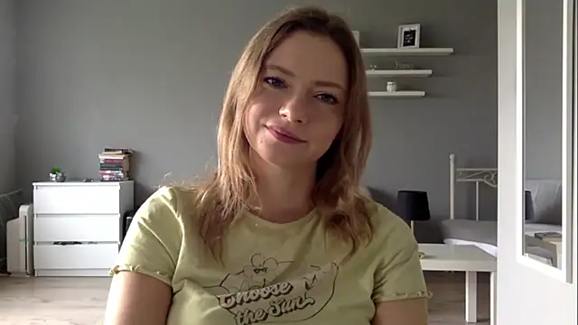 Snapshot of MillieShow chatting on October 10, 2025, 2:07 pm MillieShow online show from October 10, 2025, 2:07 pm