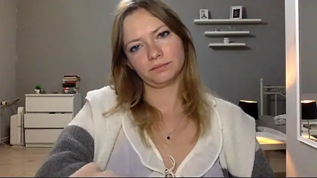 Snapshot of MillieShow chatting on September 11, 2025, 8:42 pm MillieShow online show from September 11, 2025, 8:42 pm