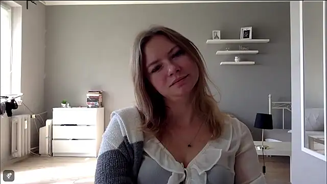 Snapshot of MillieShow chatting on September 12, 2025, 8:47 am MillieShow online show from September 12, 2025, 8:47 am