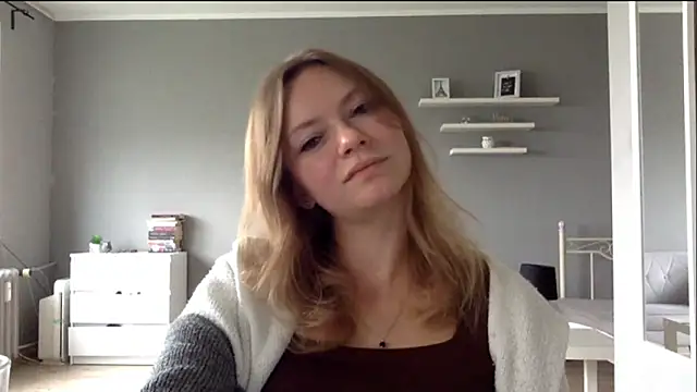 Snapshot of MillieShow chatting on September 14, 2025, 1:55 pm MillieShow online show from September 14, 2025, 1:55 pm