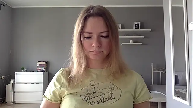 Snapshot of MillieShow chatting on September 10, 2025, 1:54 pm MillieShow online show from September 10, 2025, 1:54 pm