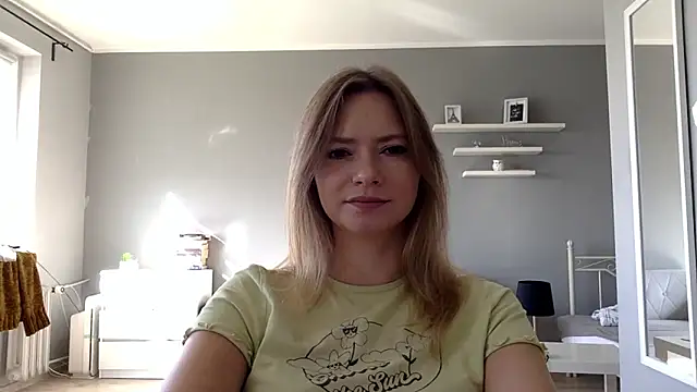 Snapshot of MillieShow chatting on September 25, 2025, 8:09 am MillieShow online show from September 25, 2025, 8:09 am