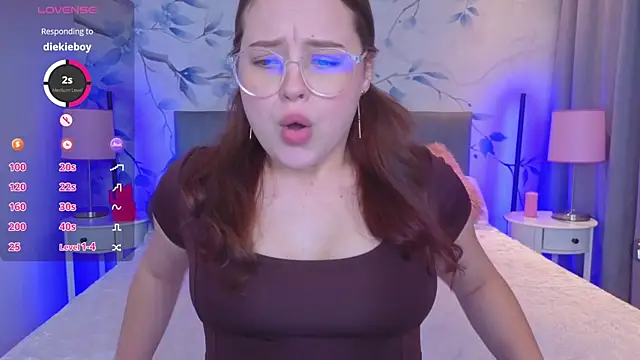 Cute kitty- online show from September 14, 2025, 9:48 pm