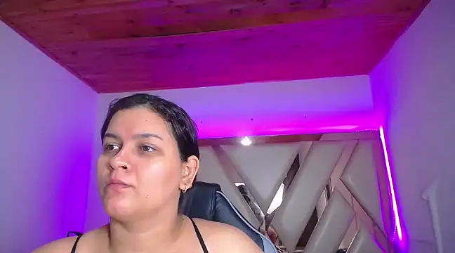 Snapshot of kriss_sweetboobs10 chatting on March 20, 2025, 1:15 pm kriss sweetboobs10 online show from March 20, 2025, 1:15 pm